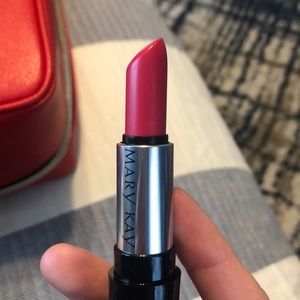 Gel semi matte lipstick